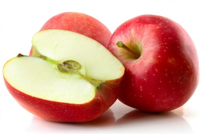 الفيتامينات التي توجد بالتفاح