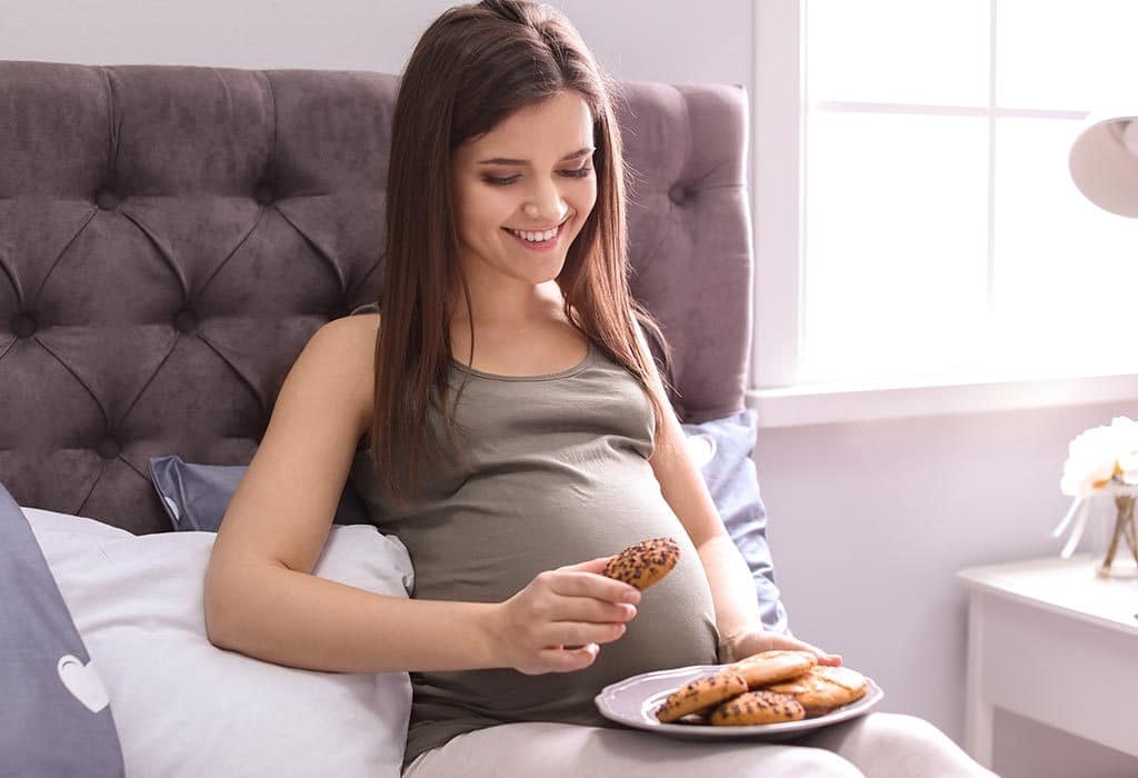 تغذية المرأة الحامل بالشهر الاول
