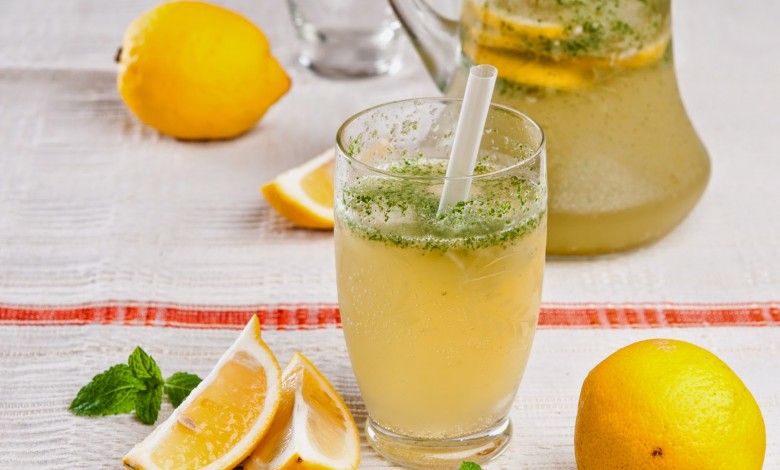 فوائد شرب عصير الليمون